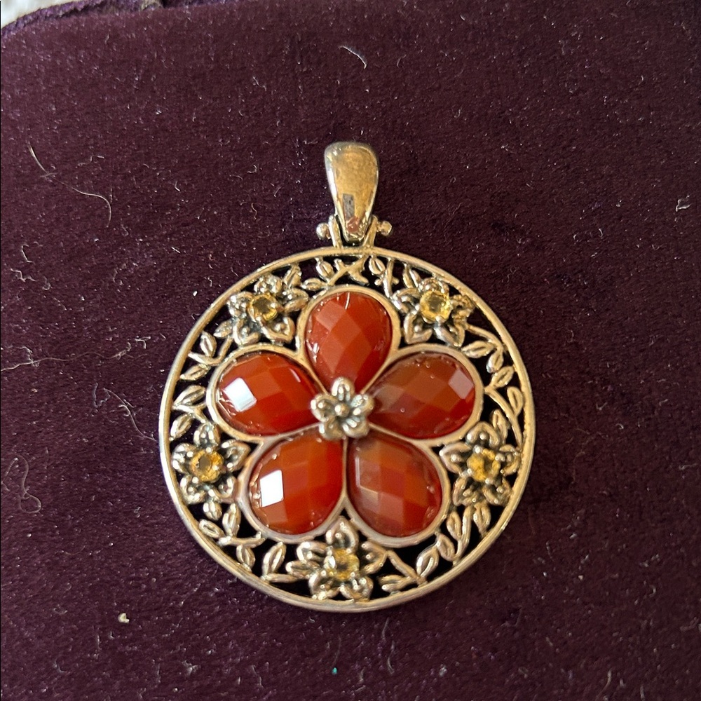 Flower pendant